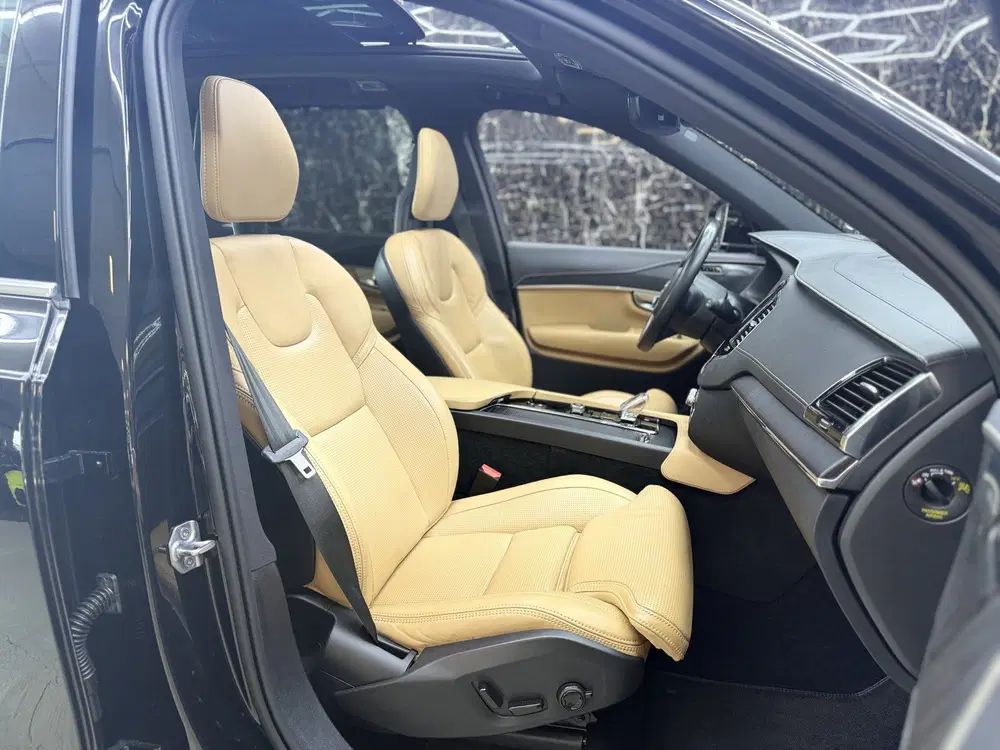 Volvo XC90 2.0 B6 AWD R-Design uit 2021, foto 8
