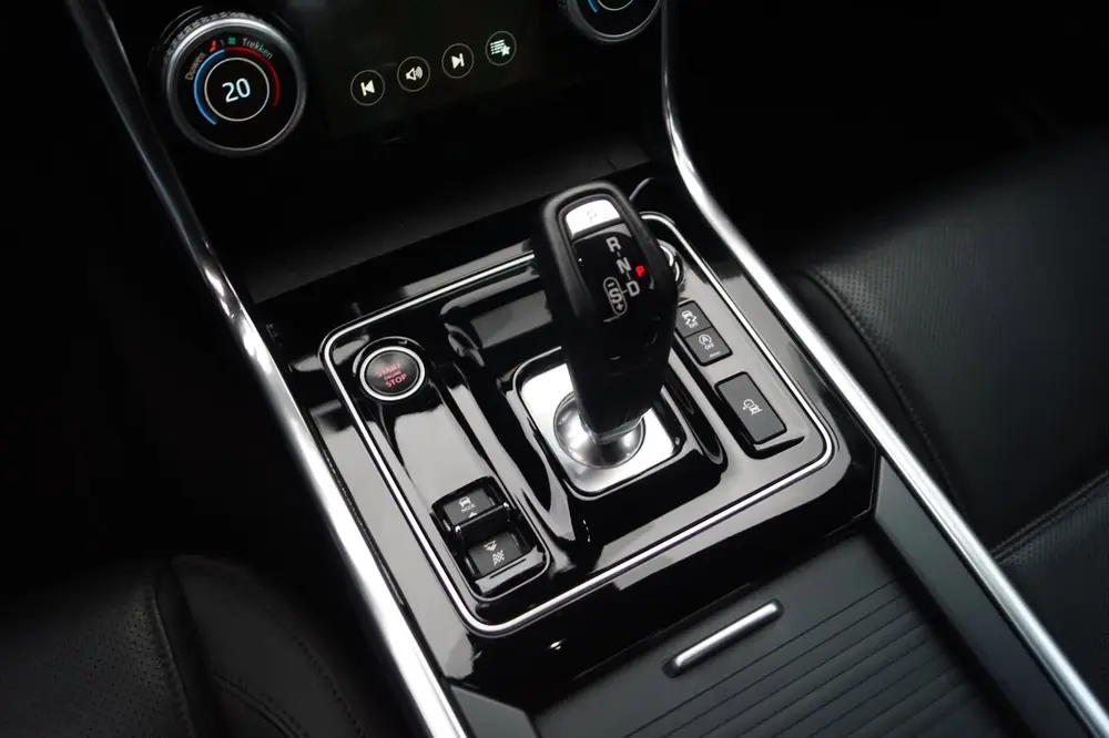 Jaguar XE 2.0 P250 R-Dynamic SE Autom Leder Sportst Stoel/St uit 2021, foto 19