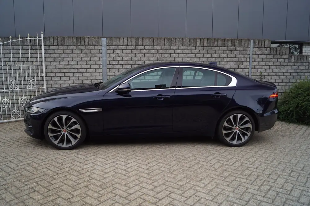 Jaguar XE 2.0 P250 R-Dynamic SE Autom Leder Sportst Stoel/St uit 2021, foto 2