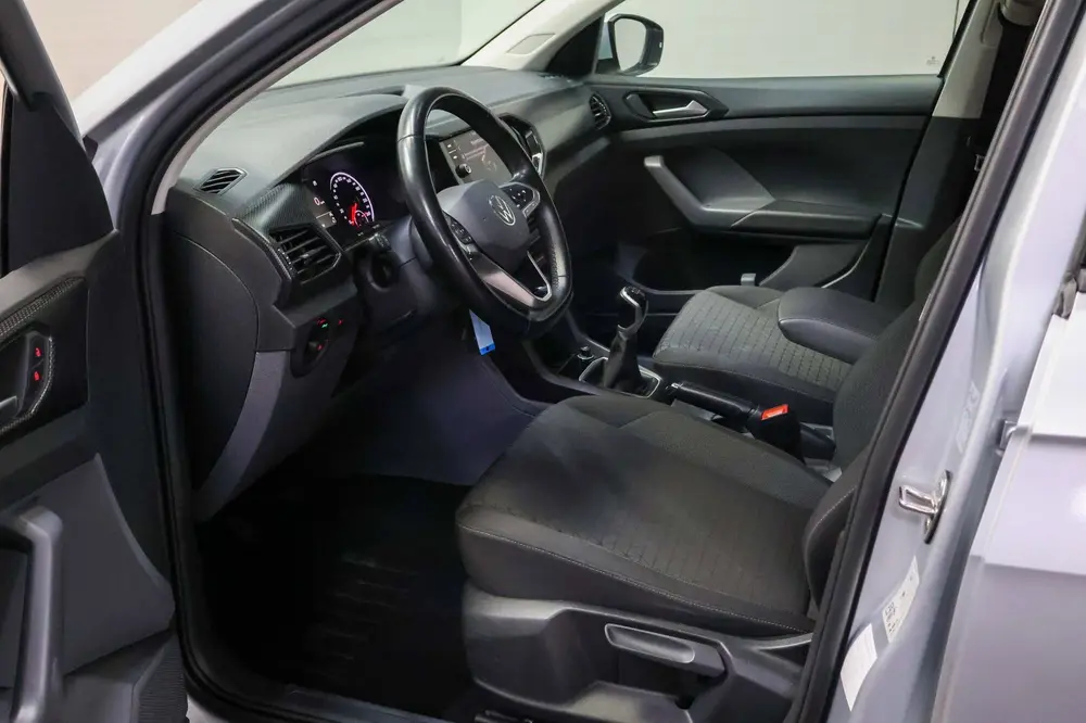 Volkswagen T-Cross 1.0 TSI Life Business uit 2021, foto 19