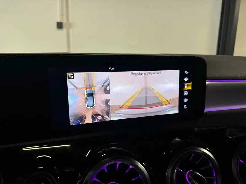 Mercedes-Benz A-Klasse 180 AMG Line PANO MEMORY VOL uit 2020, foto 5
