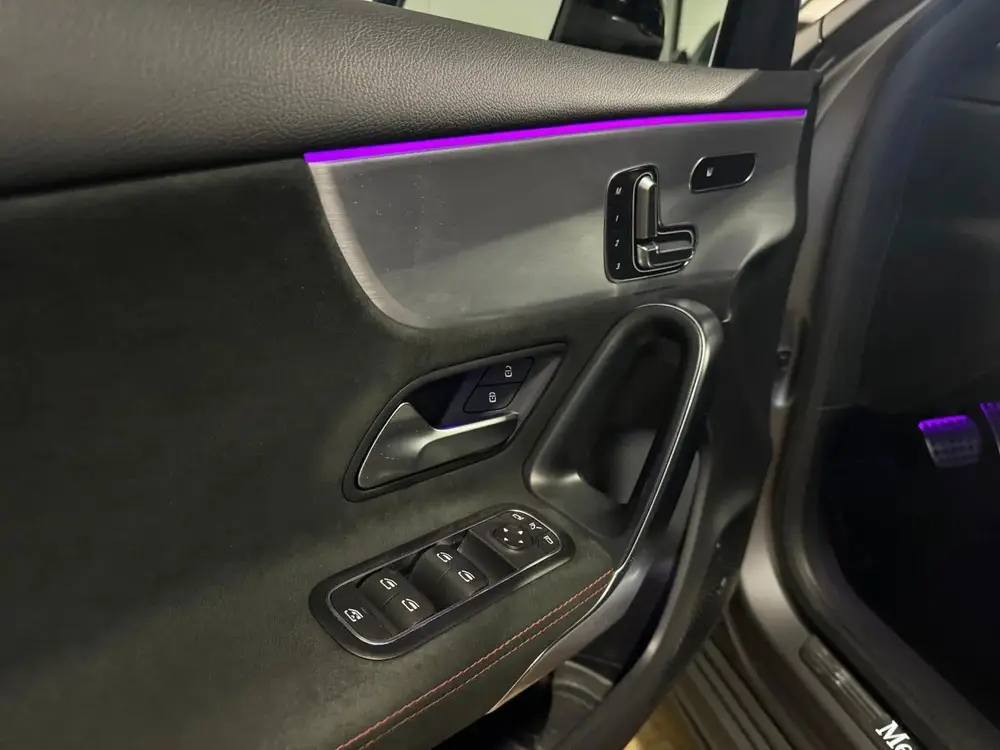 Mercedes-Benz A-Klasse 180 AMG Line PANO MEMORY VOL uit 2020, foto 7