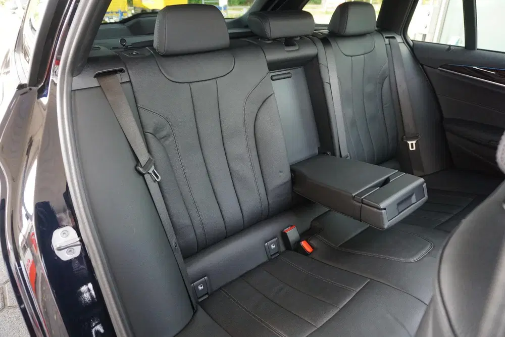 BMW 5-serie 530e High Executive uit 2022, foto 11