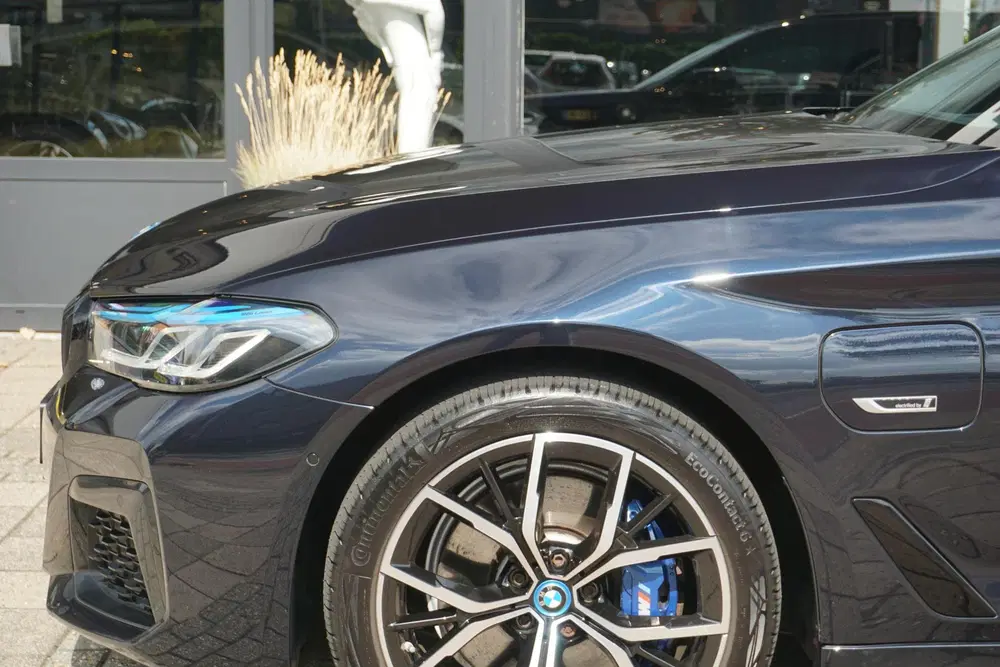 BMW 5-serie 530e High Executive uit 2022, foto 14