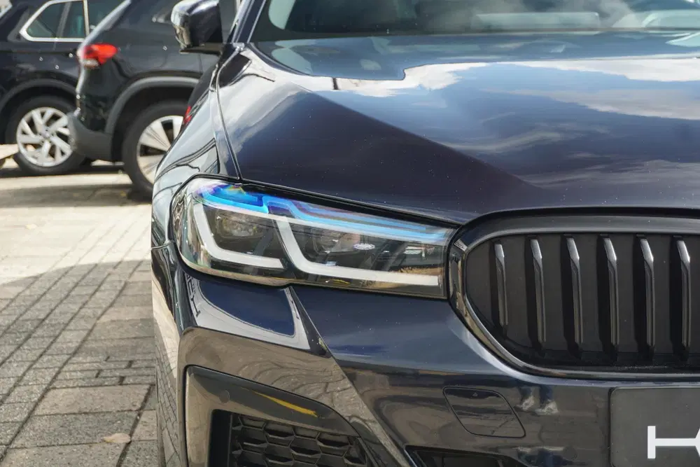BMW 5-serie 530e High Executive uit 2022, foto 18