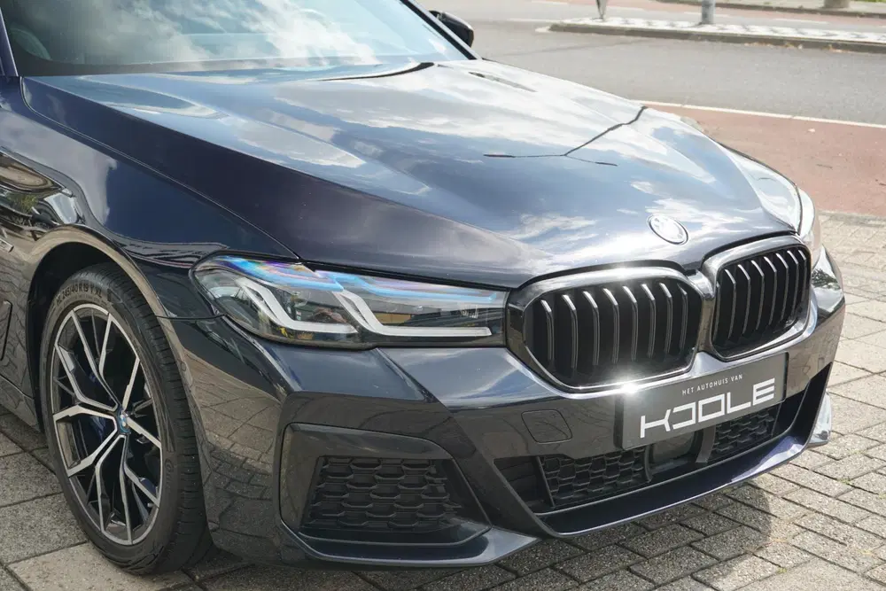 BMW 5-serie 530e High Executive uit 2022, foto 19