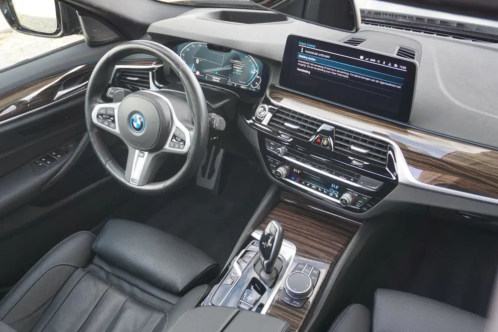 BMW 5-serie 530e High Executive uit 2022, foto 5