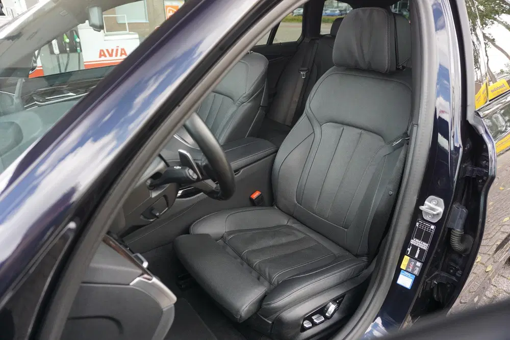 BMW 5-serie 530e High Executive uit 2022, foto 9
