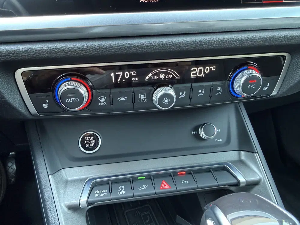 Audi Q3 45 TFSI e S-LINE Matrix uit 2022, foto 13