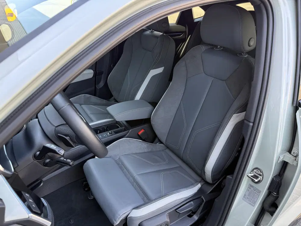 Audi Q3 45 TFSI e S-LINE Matrix uit 2022, foto 7