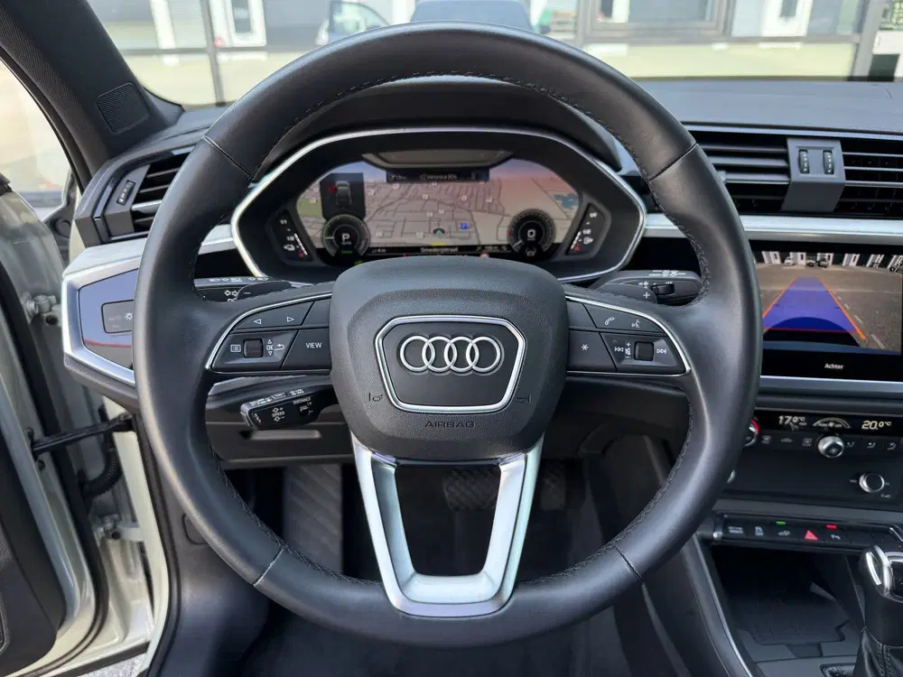 Audi Q3 45 TFSI e S-LINE Matrix uit 2022, foto 8