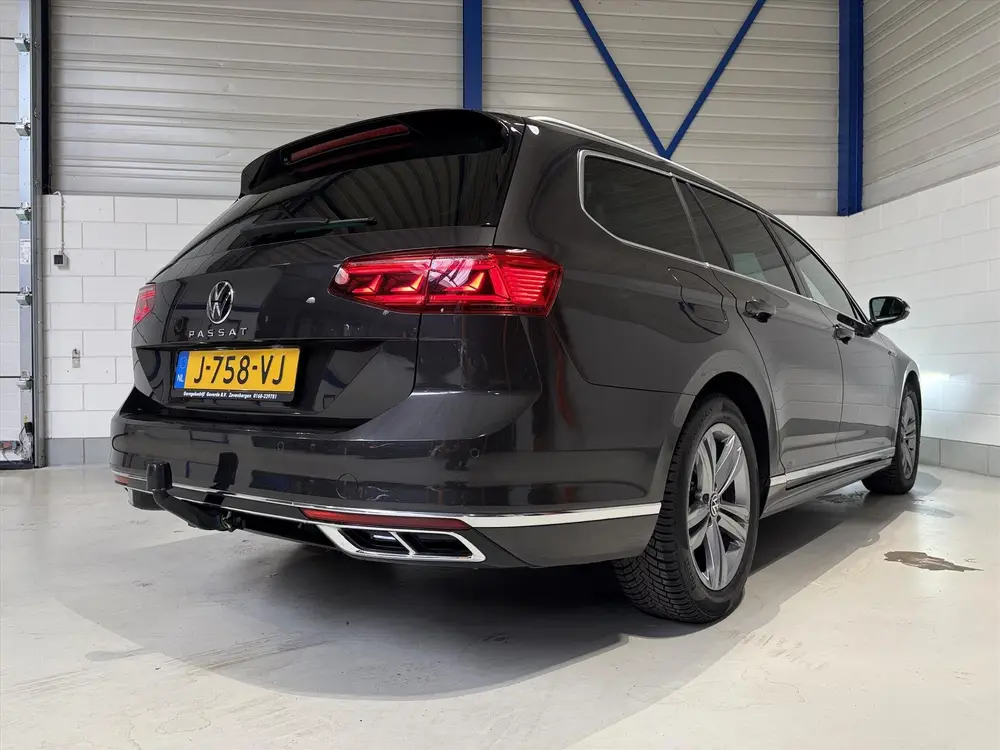 VOLKSWAGEN Passat Variant 1.5 TSI 150pk ACT Highline Busines uit 2020, foto 2