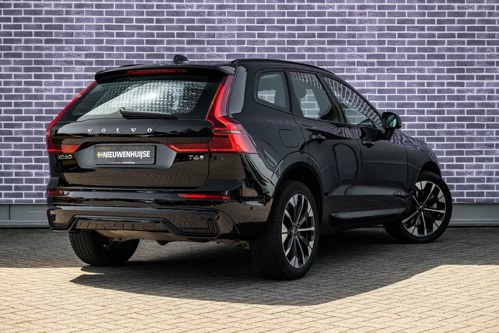 Volvo XC60 T6 350 pk Plug-in hybrid AWD Ultra Dark uit 2026, foto 2