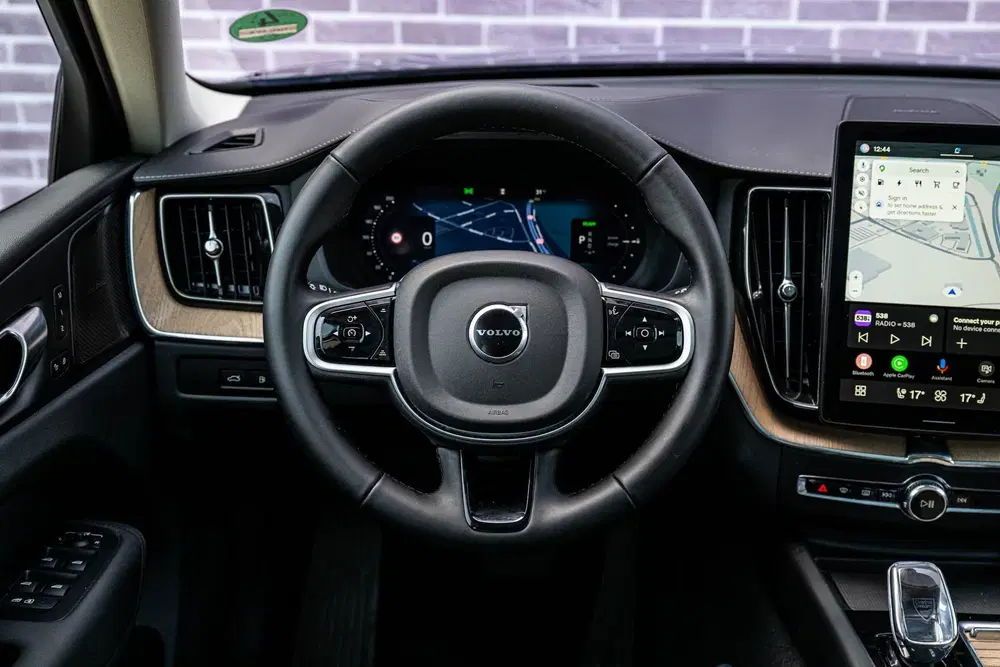 Volvo XC60 T6 350 pk Plug-in hybrid AWD Ultra Dark uit 2026, foto 3