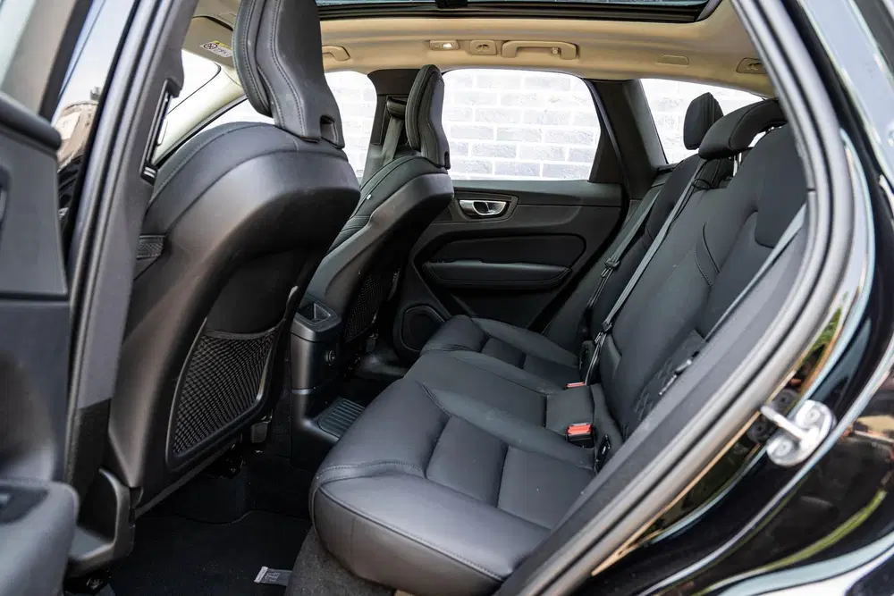 Volvo XC60 T6 350 pk Plug-in hybrid AWD Ultra Dark uit 2026, foto 8