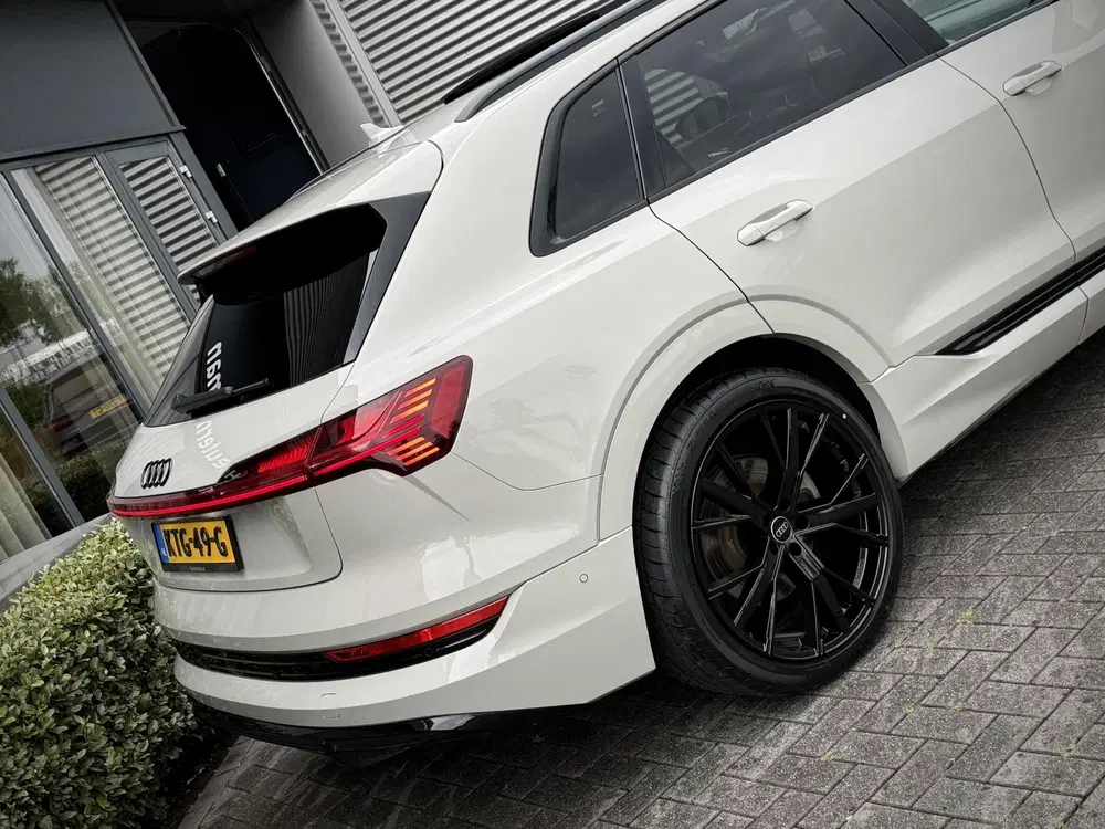 Audi e-tron 50 Quattro S line Black Edition uit 2022, foto 14