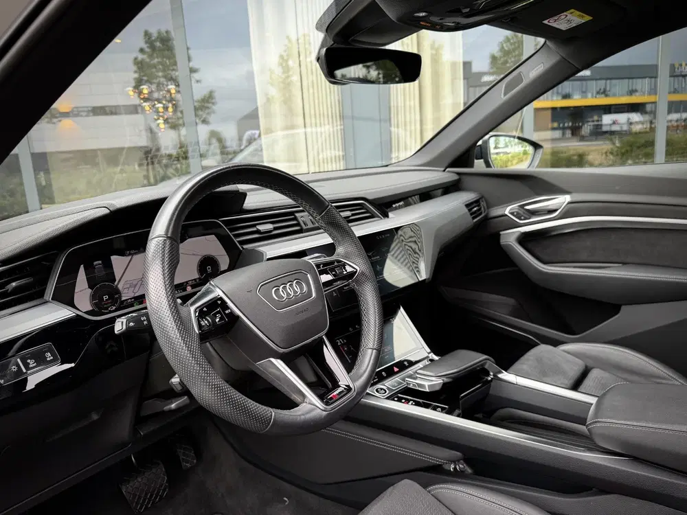 Audi e-tron 50 Quattro S line Black Edition uit 2022, foto 19