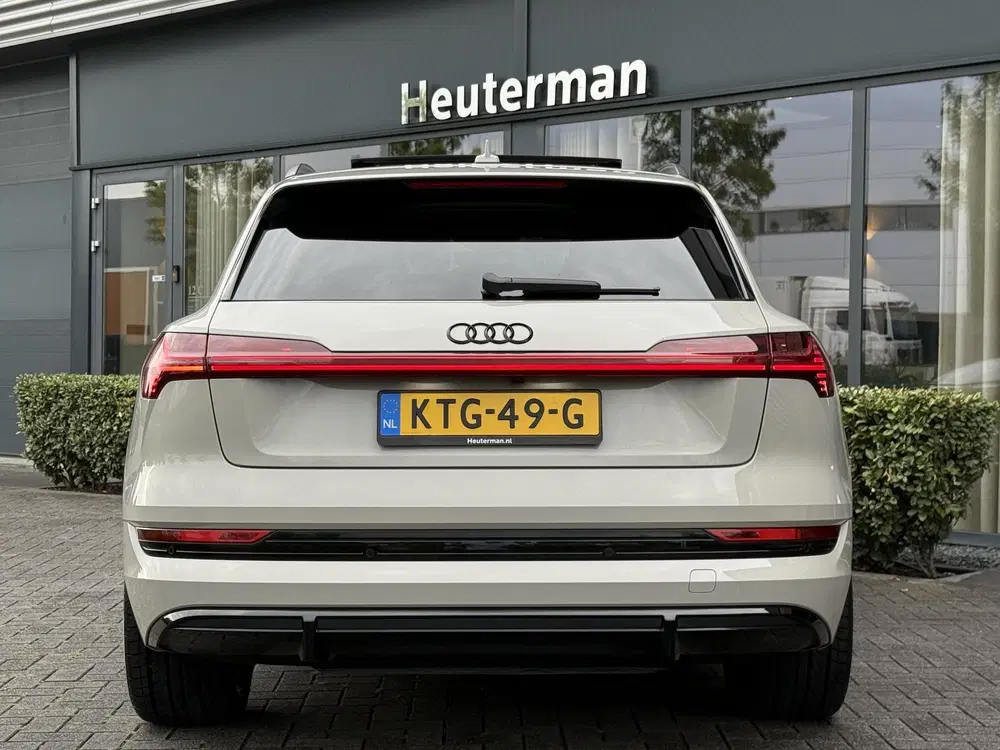 Audi e-tron 50 Quattro S line Black Edition uit 2022, foto 6