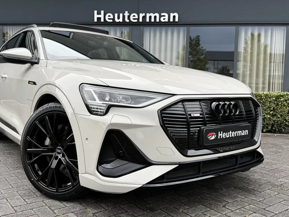 Audi e-tron 50 Quattro S line Black Edition uit 2022, foto 9