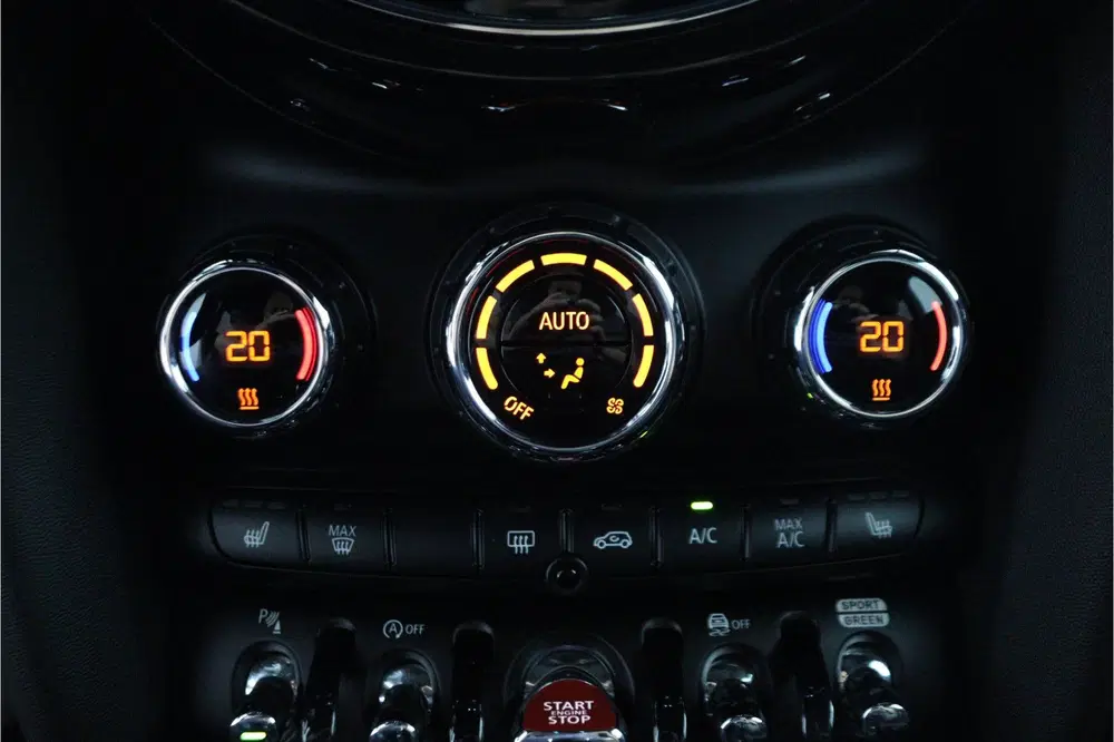 Mini Cooper 1.5 YOURS Edition uit 2021, foto 17