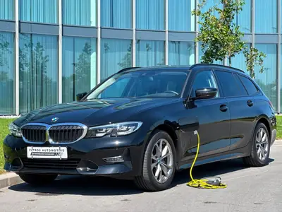 BMW 3-Serie Touring 320e Sport Line PHEV // Panorama Dak // uit 2021