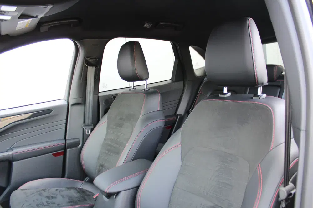 Ford Kuga 2.5-225pk Plug-in Hybrid ST-Line X. Hybrid uit 2023, foto 12