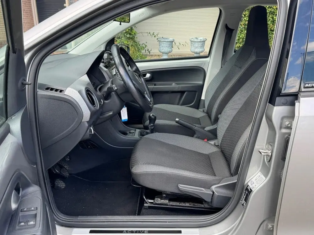 Volkswagen UP 1.0 Active 5-drs LM velgen PDC Camera Cruise c uit 2021, foto 8