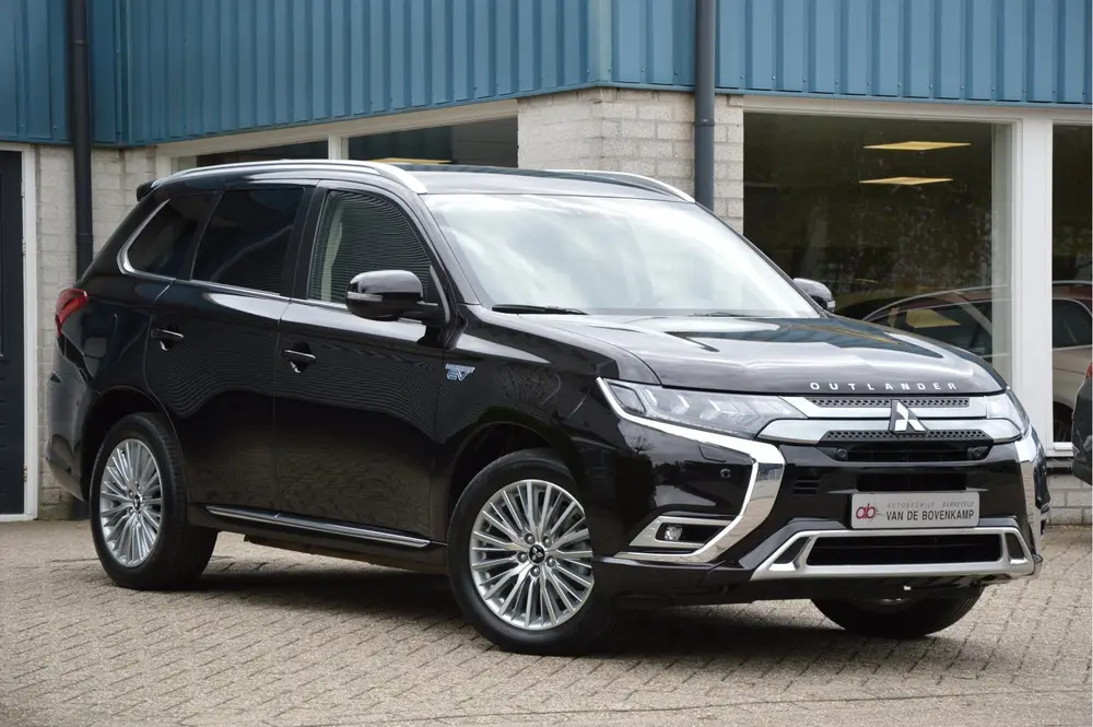 Mitsubishi Outlander 2.4 PHEV Instyle LED | CAMERA | CAR PLA uit 2019, foto 2