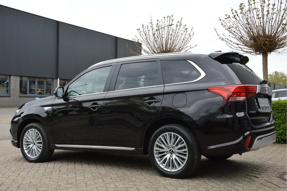 Mitsubishi Outlander 2.4 PHEV Instyle LED | CAMERA | CAR PLA uit 2019, foto 9