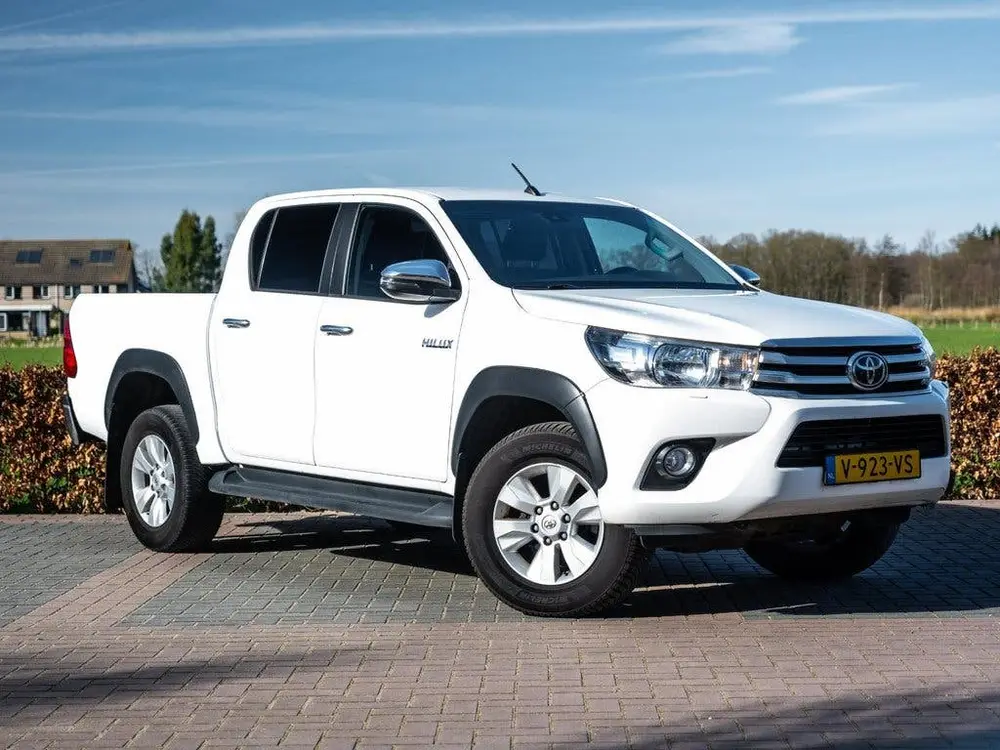 Toyota Hilux 2.4 D-4D-F Double Cab Professional Automaa uit 2019, foto 12