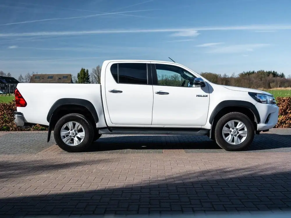 Toyota Hilux 2.4 D-4D-F Double Cab Professional Automaa uit 2019, foto 13