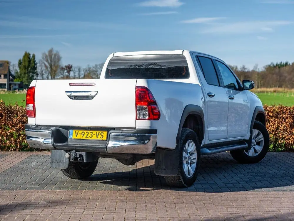 Toyota Hilux 2.4 D-4D-F Double Cab Professional Automaa uit 2019, foto 4
