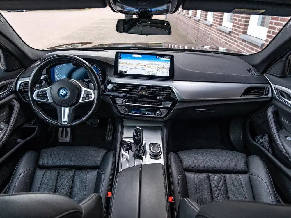 BMW 5-serie Touring 530e xDrive Business Edition Plus uit 2022, foto 8