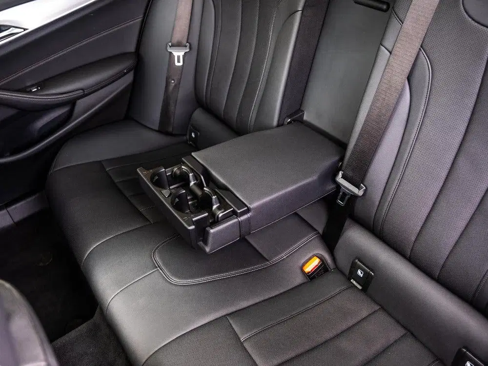 BMW 5-serie Touring 530e xDrive Business Edition Plus uit 2022, foto 9