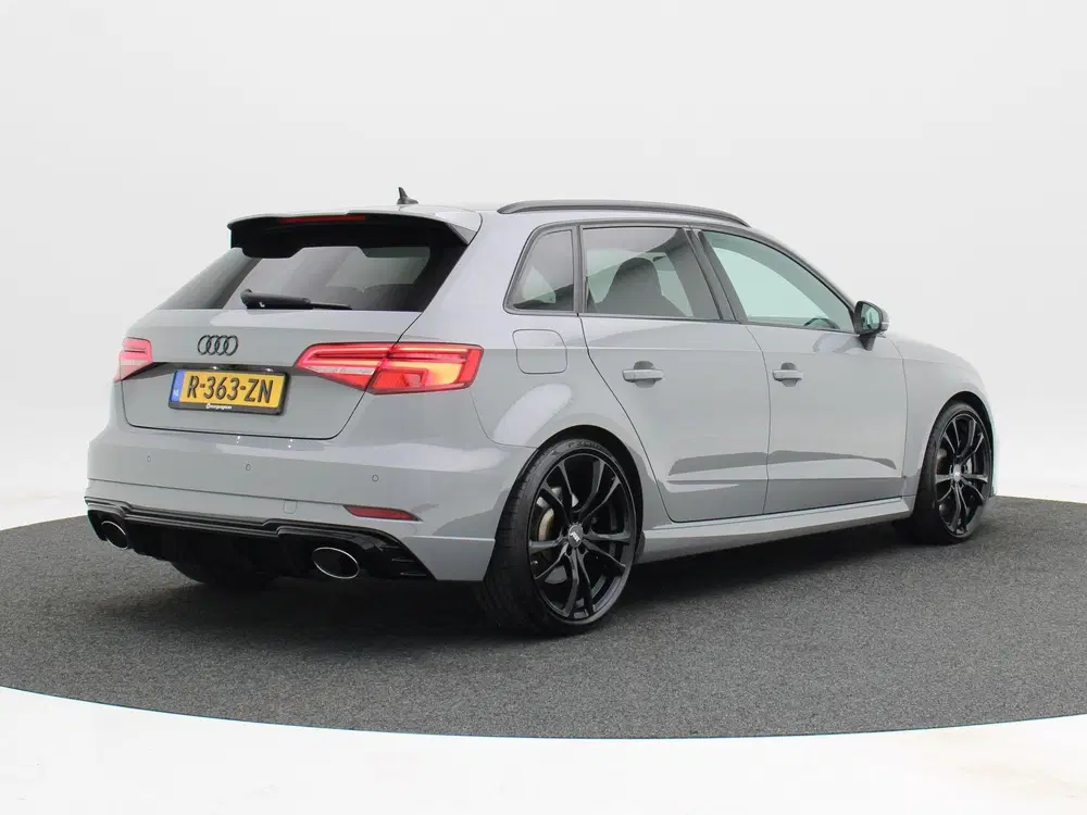 Audi RS3 2.5 TFSi 400 Pk quattro uit 2020, foto 2
