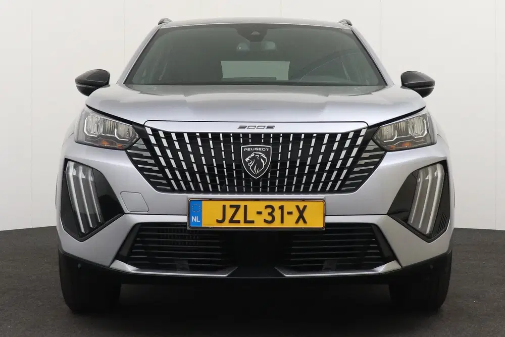 Peugeot 2008 158 PK Aut. Hybrid Allure Half-Leder Clima uit 2025, foto 2