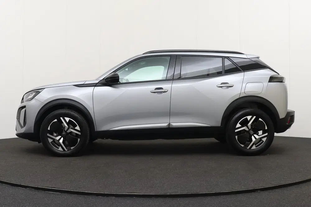 Peugeot 2008 158 PK Aut. Hybrid Allure Half-Leder Clima uit 2025, foto 3