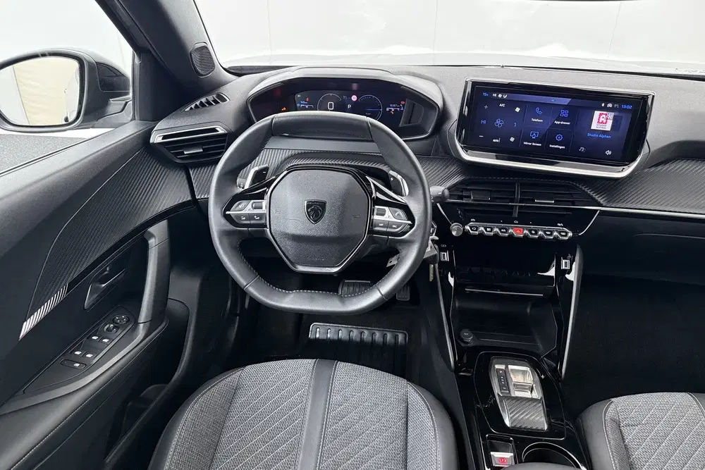 Peugeot 2008 158 PK Aut. Hybrid Allure Half-Leder Clima uit 2025, foto 6