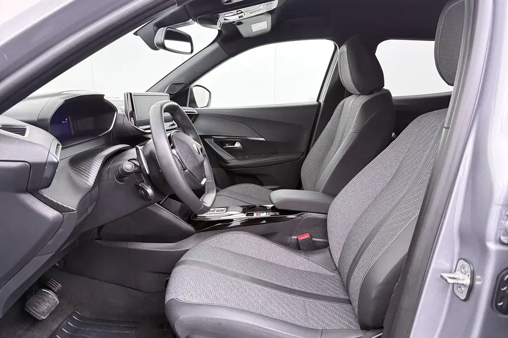 Peugeot 2008 158 PK Aut. Hybrid Allure Half-Leder Clima uit 2025, foto 8