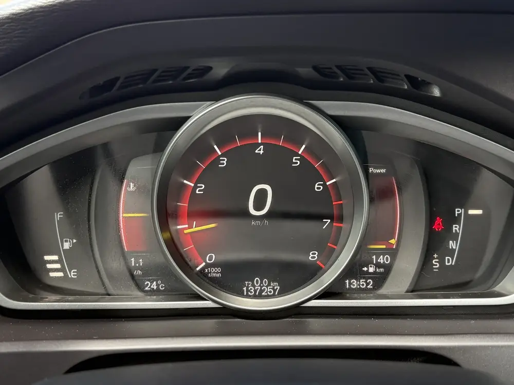 Volvo V40 1.5 T3 Polar+ Sport Automaat R-Design/Pano/Navigat uit 2019, foto 20
