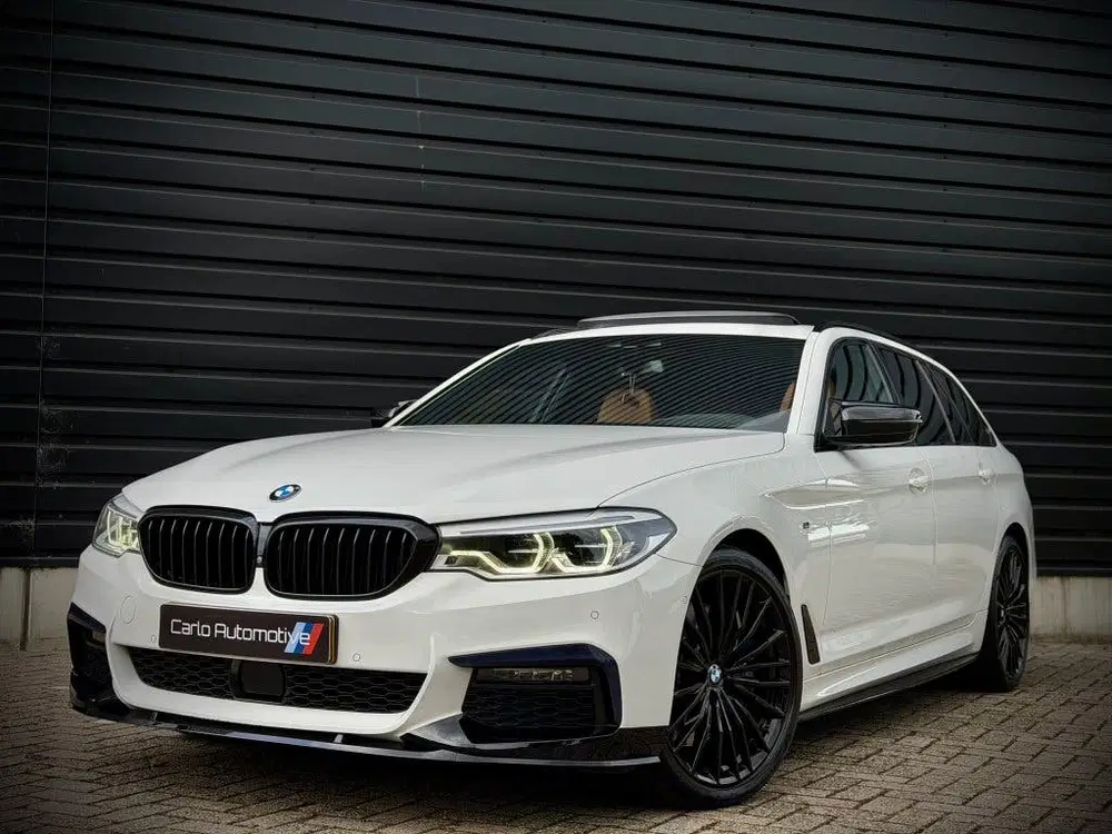BMW 5-serie 5 Serie Touring 540i xDrive M-PERF. PANO uit 2020