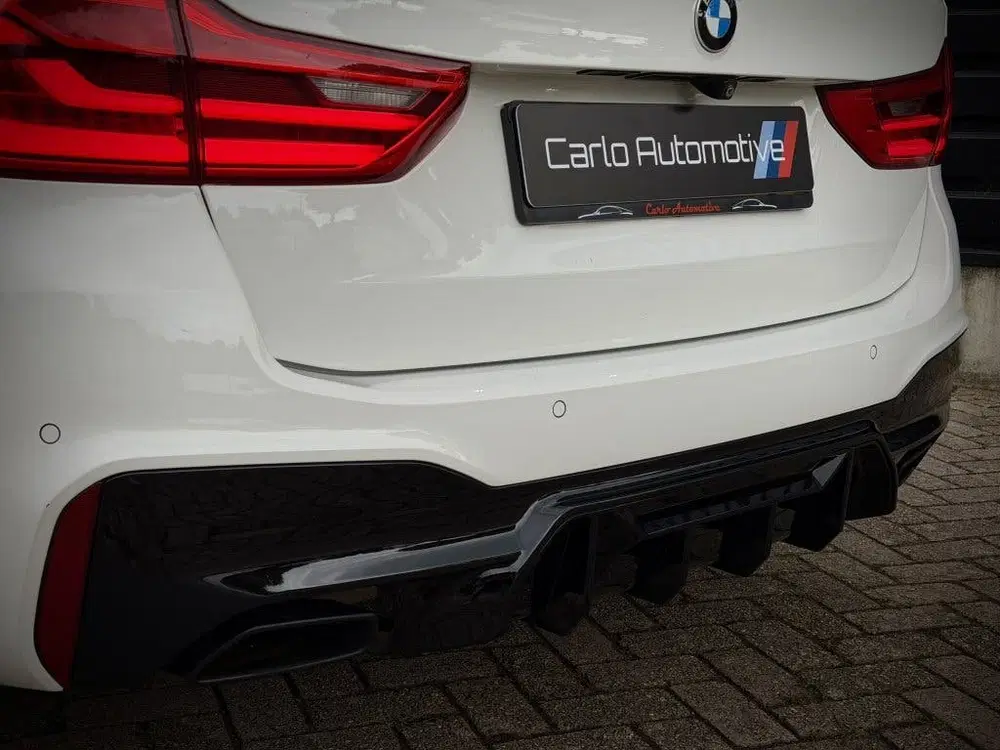 BMW 5-serie 5 Serie Touring 540i xDrive M-PERF. PANO uit 2020, foto 8