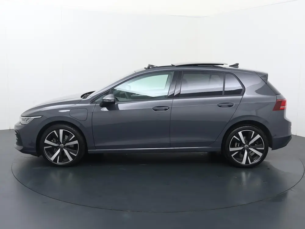 Volkswagen Golf 1.5 eHybrid Life Edition | 204 PK | SoH % | uit 2025, foto 2