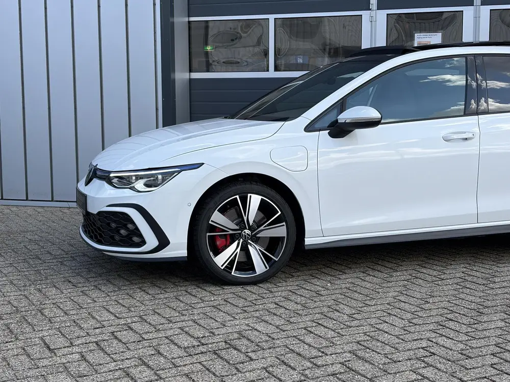 Volkswagen Golf 1.4 eHybrid GTE | Pano | Camera | Keyless | uit 2024, foto 3