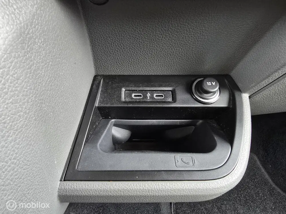 Volkswagen Transporter 2.0 TDI L2H1 30 DC Bulli uit 2020, foto 19