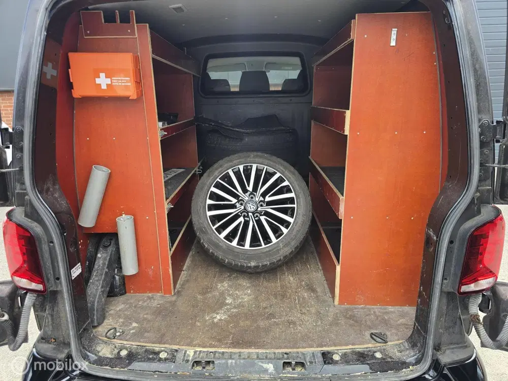 Volkswagen Transporter 2.0 TDI L2H1 30 DC Bulli uit 2020, foto 7