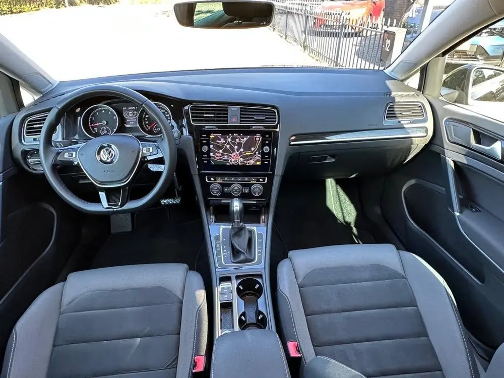 Volkswagen Golf 1.5 TSI Highline Aut. I Pano I Navi I Stoelv uit 2019, foto 19