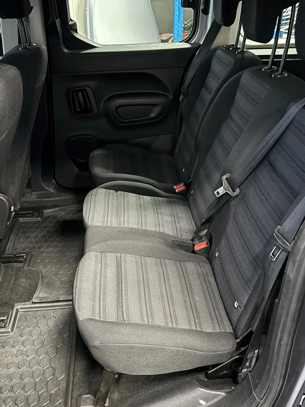 Opel Combo Life Turbo Edition uit 2019, foto 17