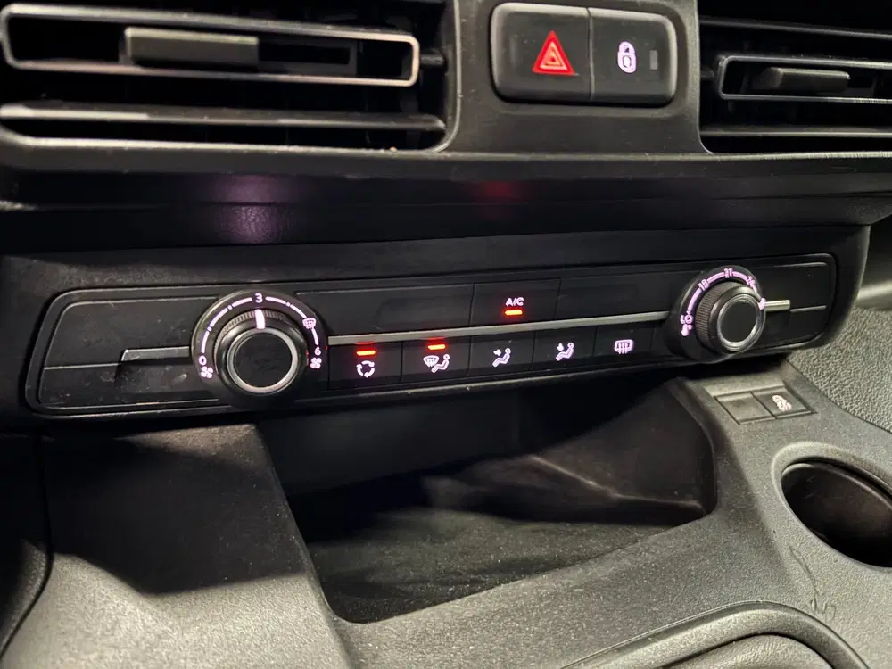 Opel Combo Life Turbo Edition uit 2019, foto 19