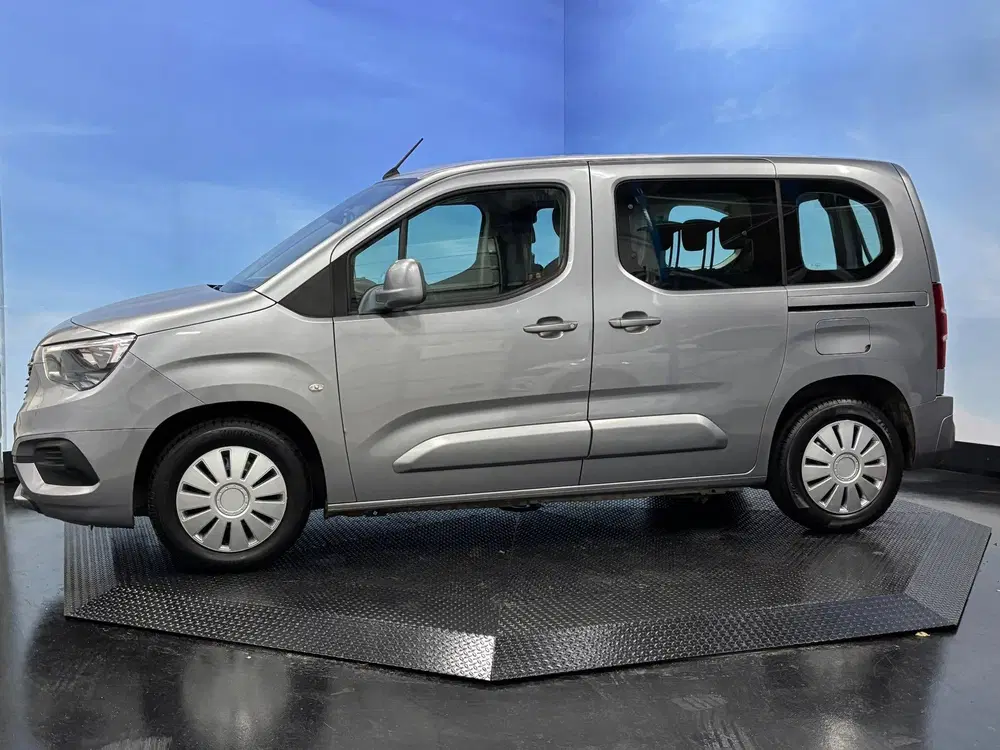 Opel Combo Life Turbo Edition uit 2019, foto 4